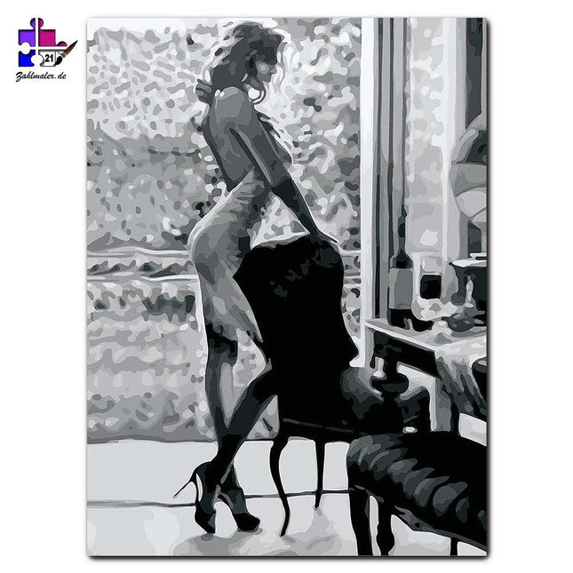 Der Anblick der schlanken Frau - schwarz-weiß | Malen nach Zahlen-Zahlmaler.de